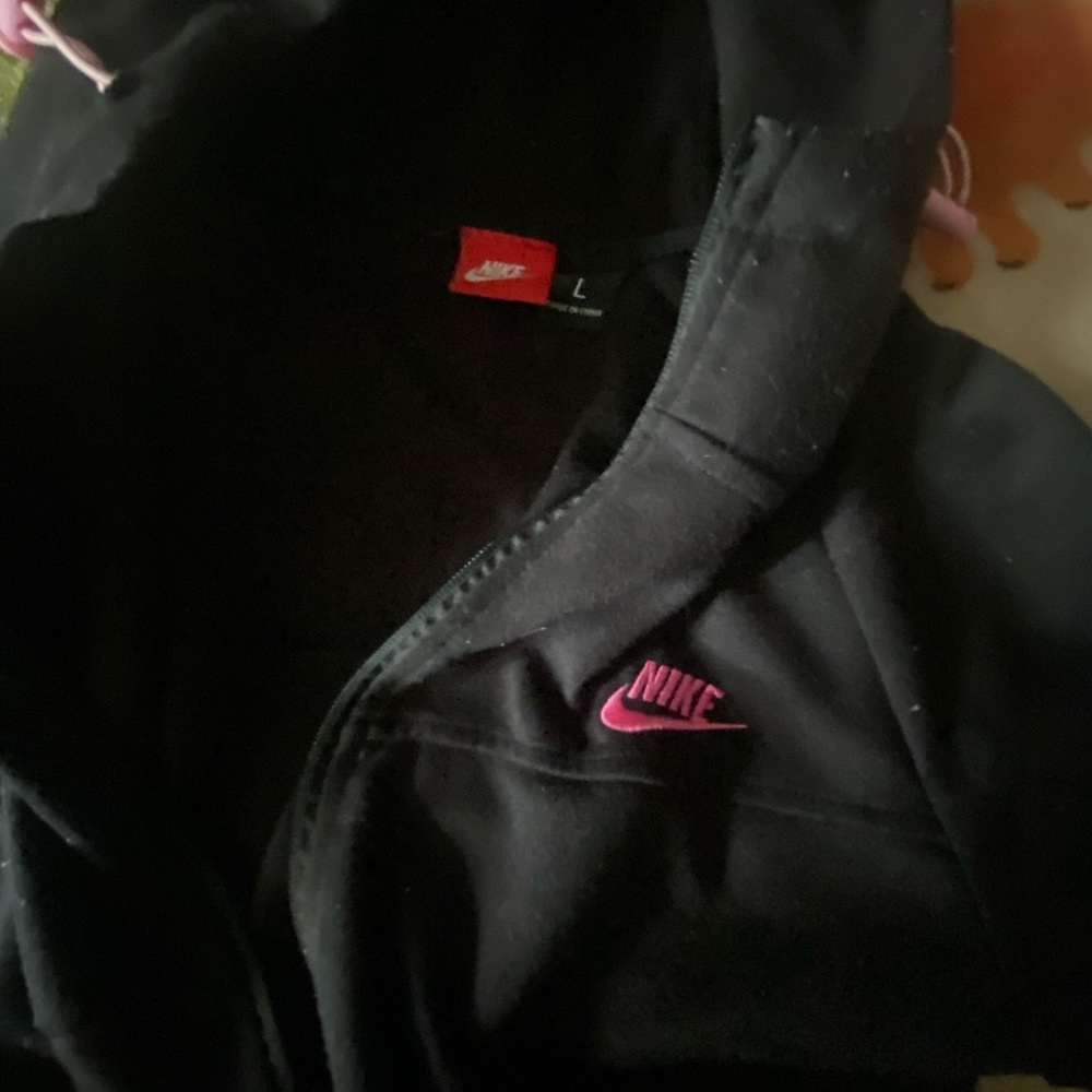 Womens Nike tech sweater, send offers ! 💕 - Picture 3 of 4